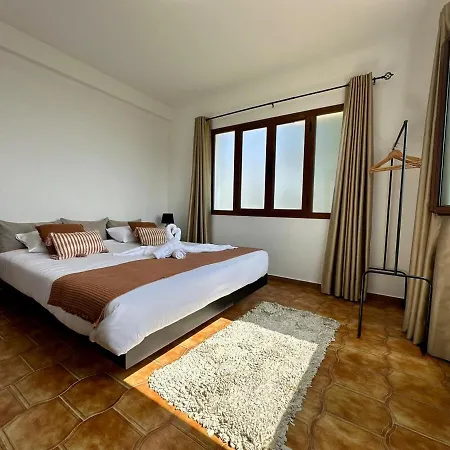 Anita & Leonel's House A 加乌拉