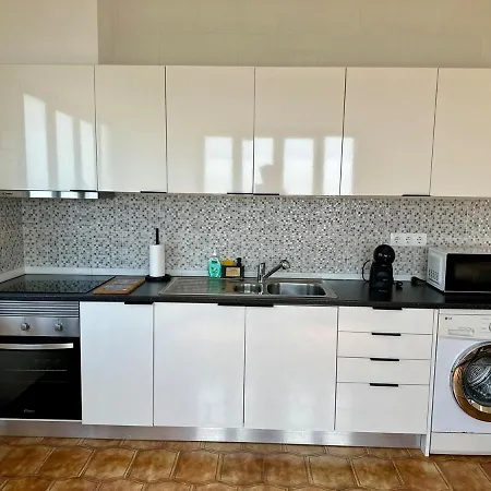בית נופש Anita & Leonel's House A *